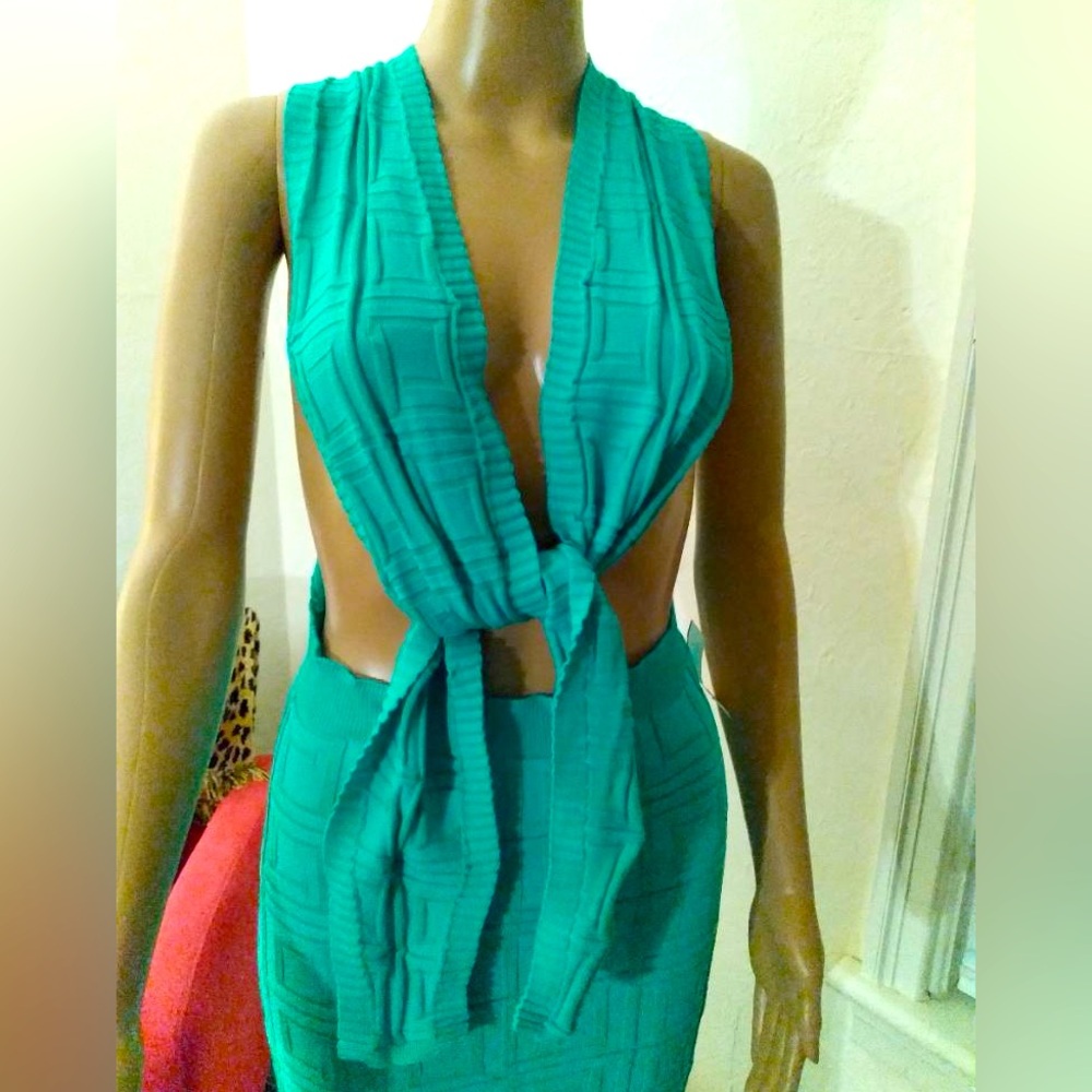Versatile tie-up dress 👗 Very sexy and unique! Can be worn various ways. MEDIUM